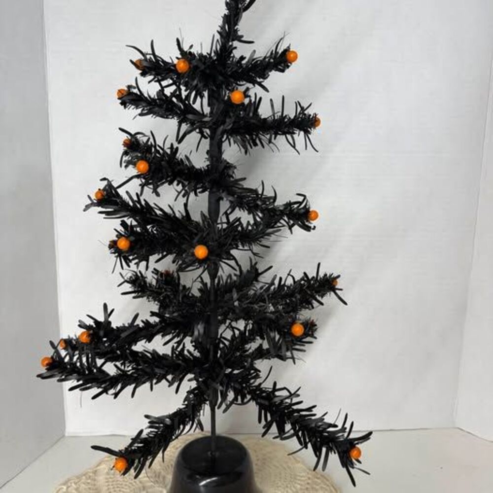 Halloween Black Tinsel Tree and Hallowday Inn Wooden House Decor - Picture 3 of 6